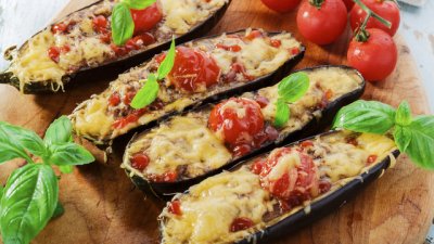 Пълнени патладжани с кускус