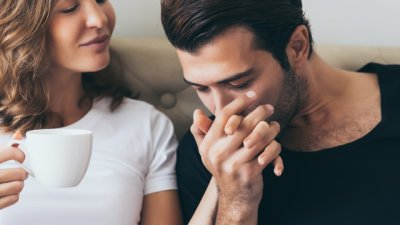 5 начина да накарате мъжа да се отнася с вас като с кралица
