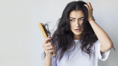 Защо е нужно да почиствате скалпа за здравето на косата?