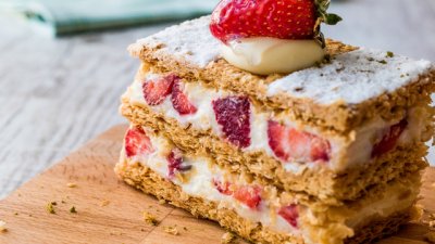 Милфьой с ягоди и маскарпоне