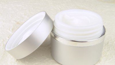 Как да си направите нощен антистареещ крем за лице?