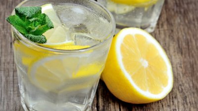 9 причини да пиете лимонова вода през лятото
