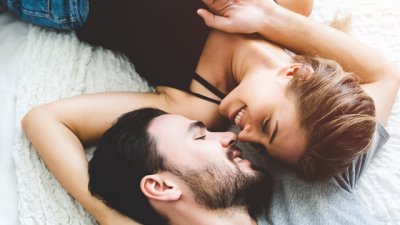 Признаци, че приятелят ви за секс е влюбен във вас 