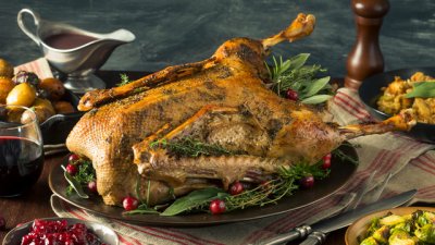 Празнична пълнена гъска
