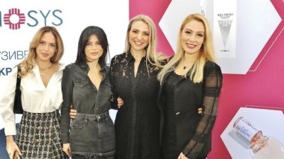 Актрисата Деси Бакърджиева, водещата Ева Кикерезова и други звезди разкриха тайната на младата кожа