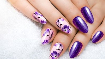 Маникюри с цветя в ярки нюанси (галерия)