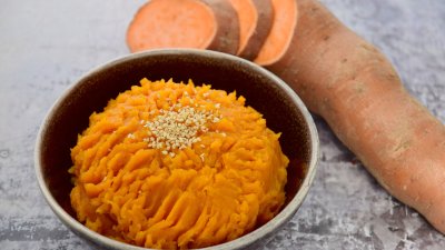 Пюре от сладки картофи с подправки