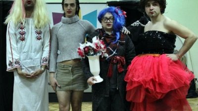 Театър "ХаХаХа" ще празнува 108-ми март с жени