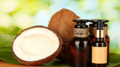 Полезни масла за стегнат бюст по време на кърмене и след това