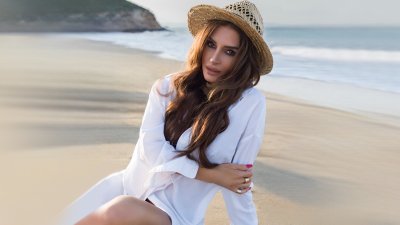 Красива кожа вместо красива рокля – още една от малките тайни на Есил Дюран