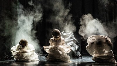 Последни две представления на постапокалиптичния спектакъл „Пласт-тония“