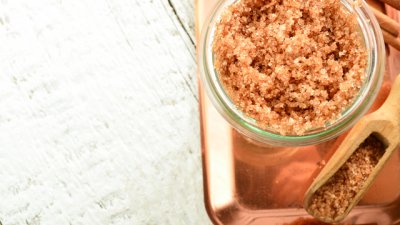 Домашен уплътнител за устни с канела – 3 рецепти