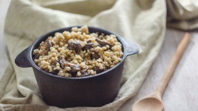 Ризото от кускус с гъби и чесън