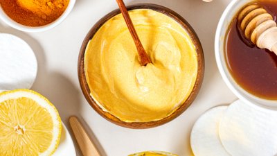 Маски с куркума за красива и стегната кожа