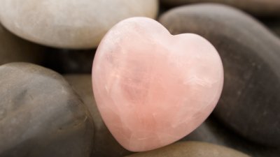 Камъни с положителни вибрации при любовни разочарования