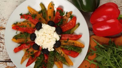 Шмеркезе с катък и печени чушки