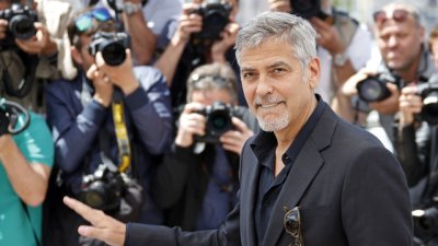 Джордж Клуни катастрофира с мотор