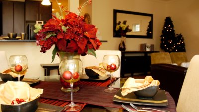 Цветя, подходящи за празничната трапеза 