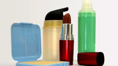 Вредните съставки в козметиката