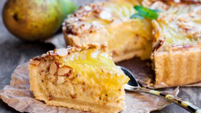 Безглутенов тарт с бадеми и круши 