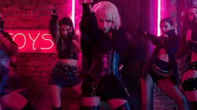 Поли Генова провокира с песента „Г-н Президент“