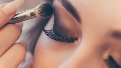 Грешки в грима, които издават възрастта