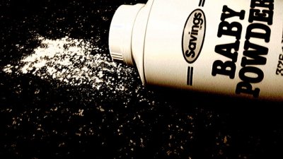 Как да използвате бебешка пудра в домакинството?