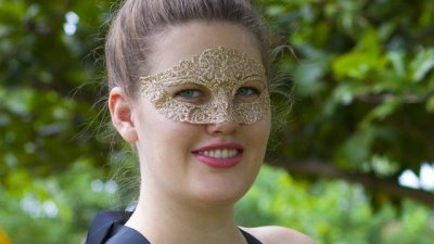 Как да си направите красива дантелена маска