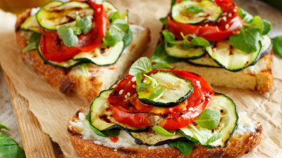 Калифорнийски сандвич със зеленчуци 