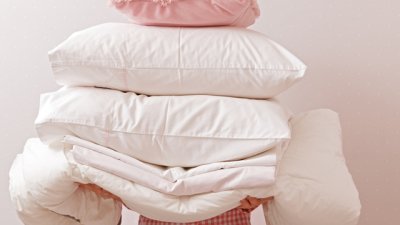 Как правилно да перете възглавниците според пълнежа им