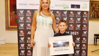 Боян, синът на Милен Цветков: Няма да стана журналист като баща ми