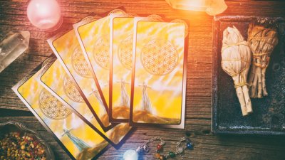 Таро карти за април за всяка зодия