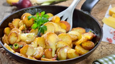 Картофи соте с бекон и кашкавал