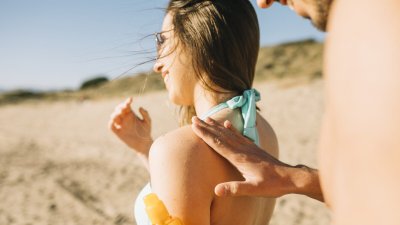 Как да защитим чувствителната кожа през лятото?