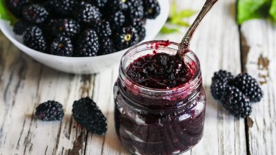 Яжте къпини за здрави черва и кости