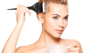 Как да премахнете петна от боя за коса по кожата? 