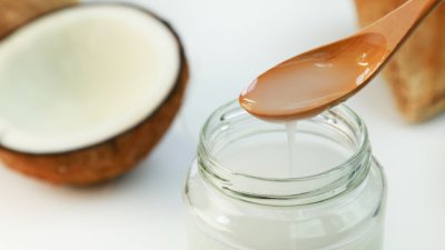 Цялостна грижа за кожата с кокосово масло