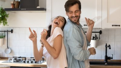 Как да разберете дали някой ви харесва според зодията му