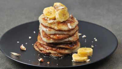 Безглутенови палачинки с банани и стафиди