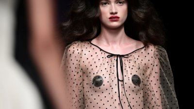 Дрехи под наем за жени