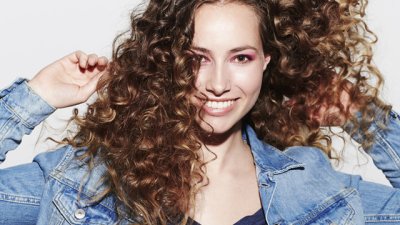 Домашна маска за оформяне на страхотни къдрици