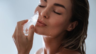 10 ползи от масажа с кубче лед