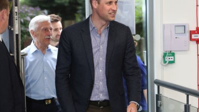 Принц Уилям развълнува почитатели на Даяна, които отбелязаха рождения й ден