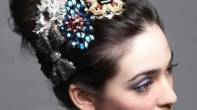 Красиви идеи за празнични прически (галерия)