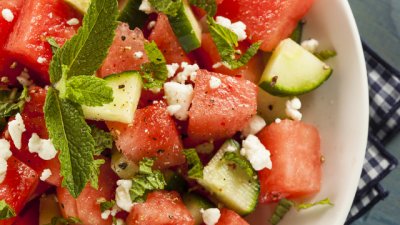 Свежа салата с диня 