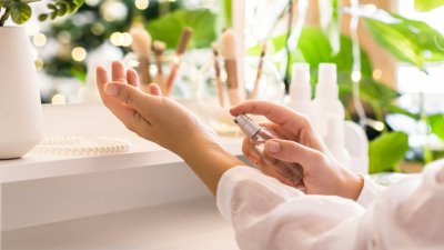 Хитри трикове за дълготраен парфюм