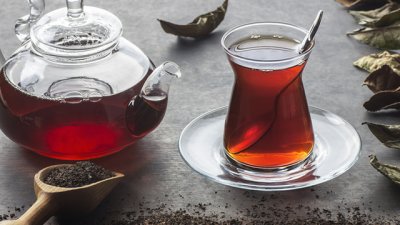 Как пиенето на черен чай всеки ден се отразява на здравето