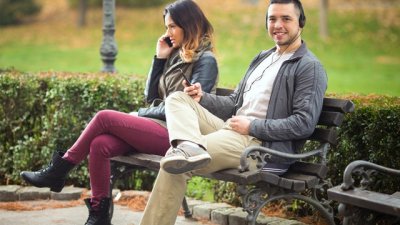 Как флиртува срамежливият мъж