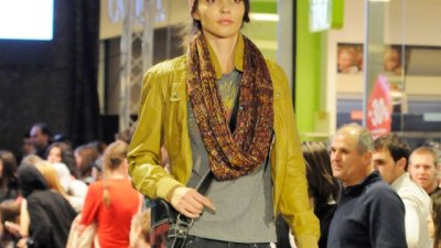 Модно шоу с празнични тоалети и бельо разтърси София