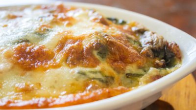 Пиле с броколи и кашкавал на фурна